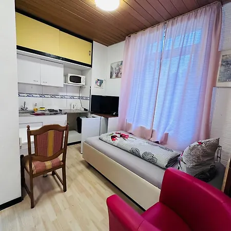 Pensjonat Gaestezimmer Siminciuc Akwizgran